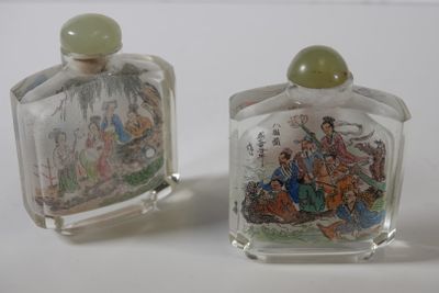 PAIRE DE TABATIERES en verre peint, Chine.