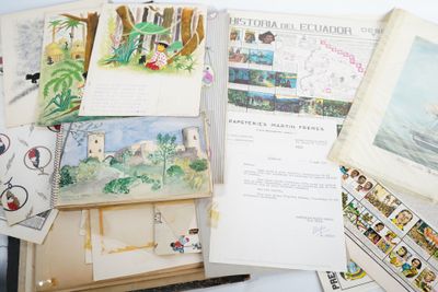 une pile de vieux livres illustrés de photos et de dessins