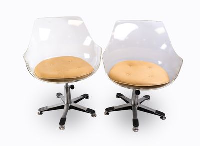 Estelle et Erwine LAVERNE, Paire de fauteuils de bureau, la …