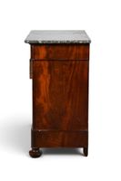 COMMODE en acajou et placage d'acajou flammé, elle ouvre à q… (photo 5)