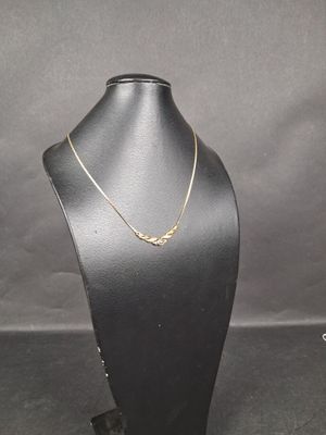 Collier en or jaune (750/1000) partie pendentif ornée d'une …
