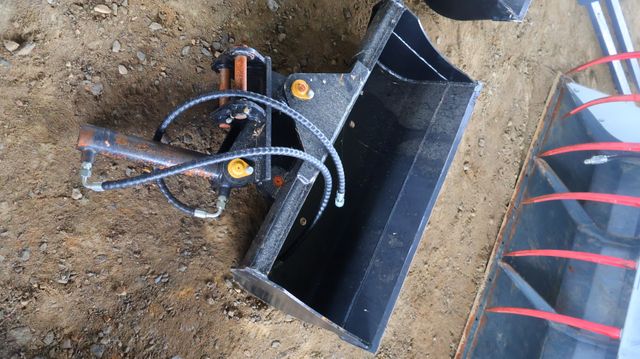 Godet inclinable hydraulique L970mm pour mini-pelle 1,5t-2,0t, ax...