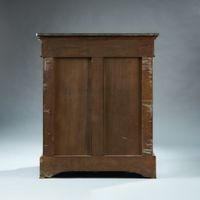 Meuble à hauteur d’appui en placage de bois noirci et marque… (photo 3)