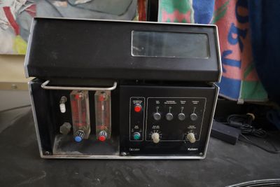 a small electronic device that is sitting on top of a table