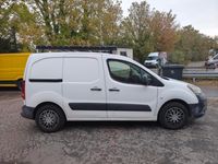 CITROEN BERLINGO HDI 90 CH - Genre : CTTE - Carrosserie : FO… (photo 6)