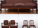 quatre vues différentes d'un ensemble composé de quatre chaises et d'un canapé