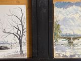 tableau représentant un pont au-dessus d'un plan d'eau, à côté d'un tableau représentant un bateau
