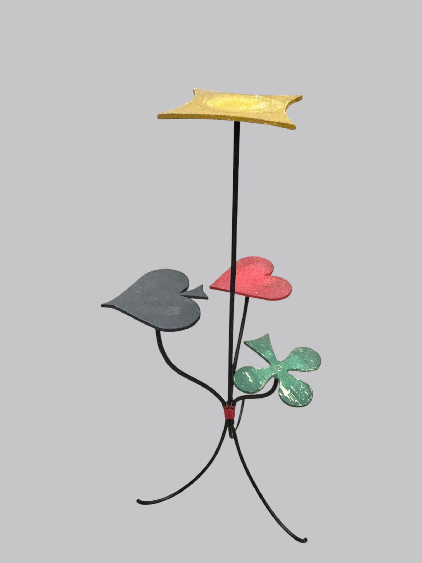1 porte-plantes - tablettes bois figurant les enseignes d'un…