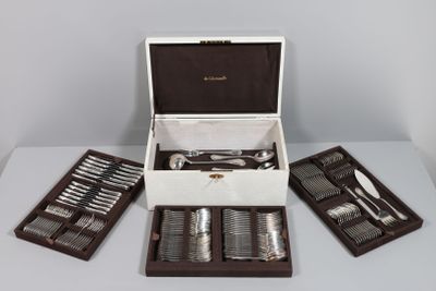 CHRISTOFLE, modèle Marly. Importante ménagère en métal argenté de 144 