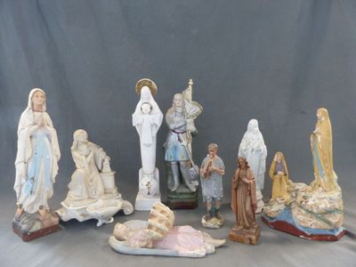 plusieurs figurines représentant la Nativité de Jésus, Marie, Joseph, Joseph et Joseph