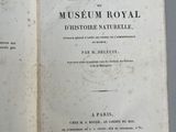 un livre ouvert avec un titre en noir et blanc