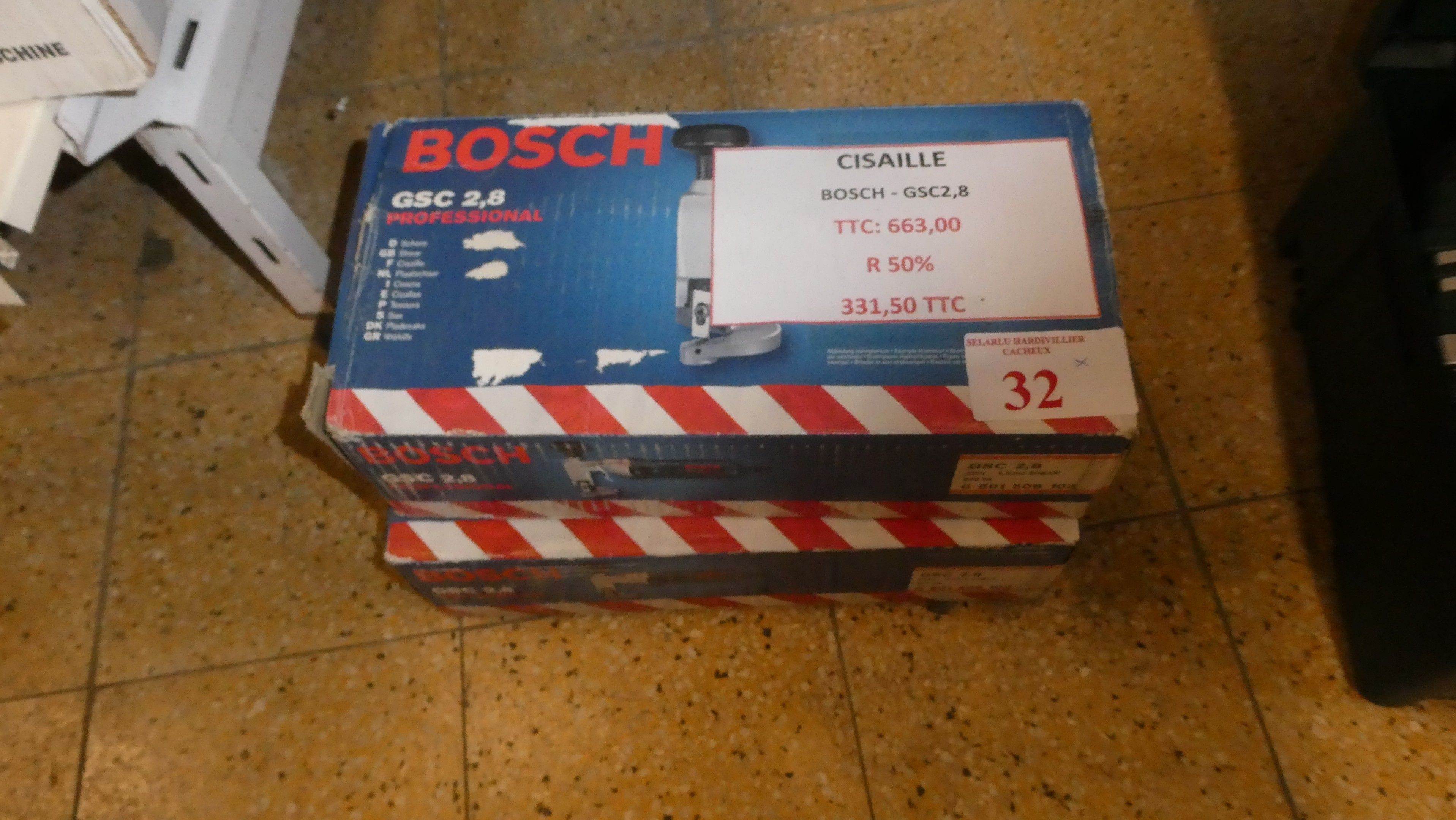 - 2 Cisailles BOSCH GSC28