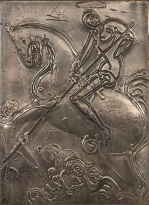 une plaque métallique sur laquelle figurent un cheval et son cavalier