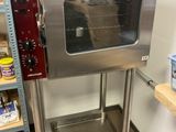 image d'un four en acier inoxydable dans une cuisine