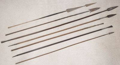 Ensemble de six sagaies africaines fin XIX° début XX°