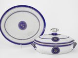 deux pièces en porcelaine bleue et blanche avec un couvercle