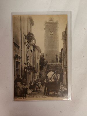 1 Album de CPA du département 13 (N°1) de A à B dont Alleins…