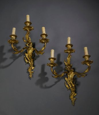 paire d'appliques murales anciennes en laiton, de style Louis II