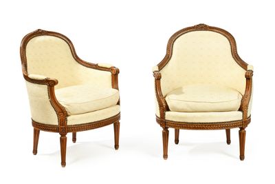 paire de fauteuils de style Louis XVI en noyer et rembourrés, rembourrés, rembourrés, rembourrés, rembourrés, rembourrés