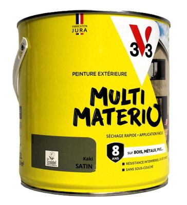 gros plan d'un pot de peinture sur fond blanc