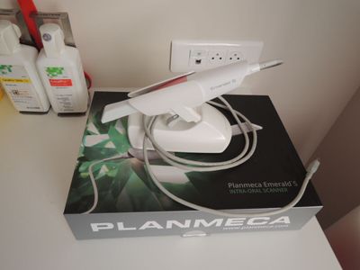 1 scanner intra-oral PLANMECA rose et blanc type EMERALD S15…