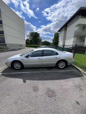 Véhicule CHRYSLER 300 boite auto interieur cuir, gris métali…