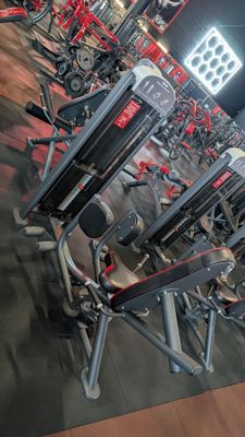 a lot of machines that are in the gym