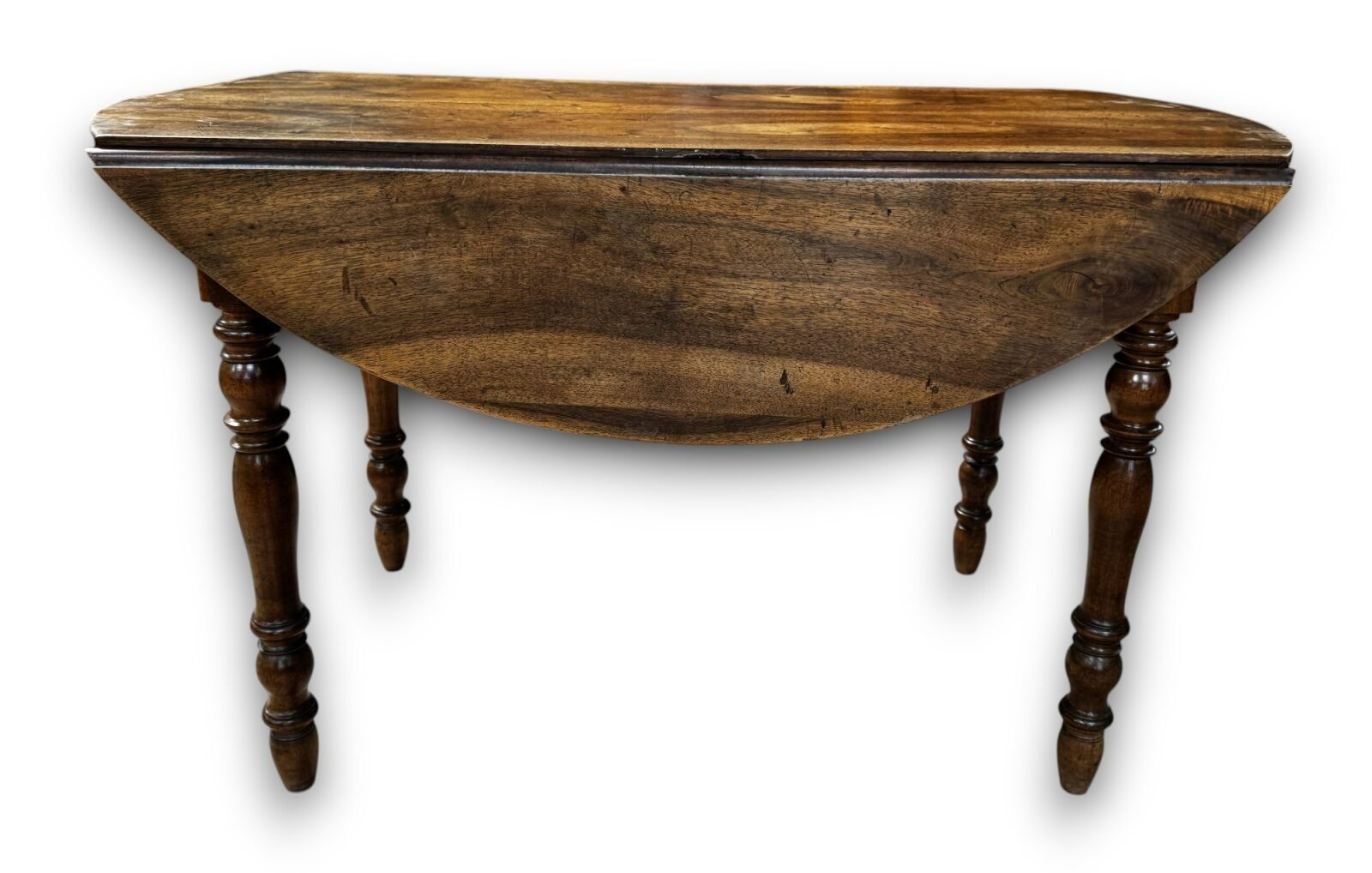 Une table et ses 2 rallonges