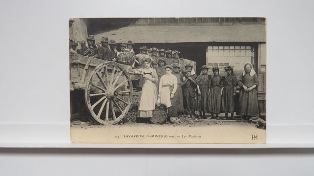 Lavaveix-les-Mines : Les Modistes (HM 714). B.E. Carte rare !!!
