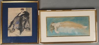 deux tableaux encadrés représentant une femme et un chat, posés sur une étagère