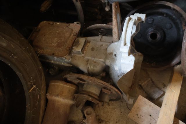 Pneus, jantes, boite de vitesse de C4, essieu avant de C4, moteur...