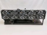 un gros plan sur trois ventilateurs superposés