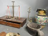 a lot of objects that are sitting on a table