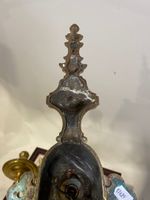 Paire d'appliques en laiton à décor de rinceaux feuillagés, … (photo 5)