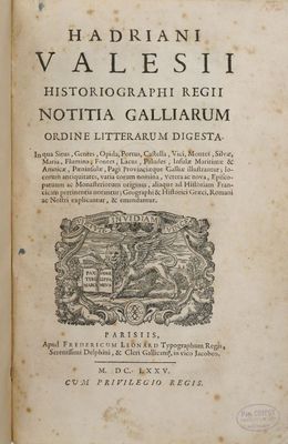 un vieux livre dont la couverture représente un homme à cheval