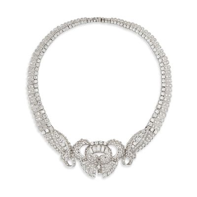 un collier en diamants et platine, signé Van Cleef