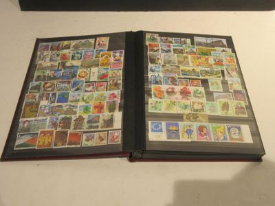 Album Avec Timbres Japon, Majorite Neufs 50 - 70 Euro