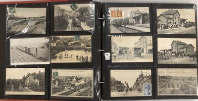 une vieille photo en noir et blanc représentant un livre avec des illustrations d'une gare