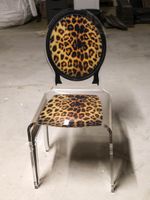 Chaise en plastique à motif léopard (photo 3)