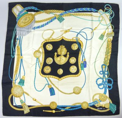 CÉLINE Paris - CARRÉ de soie à décor de blasons et passement…