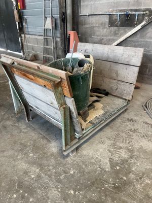 Escabeau en métal 4 marches - Pratique et robuste
