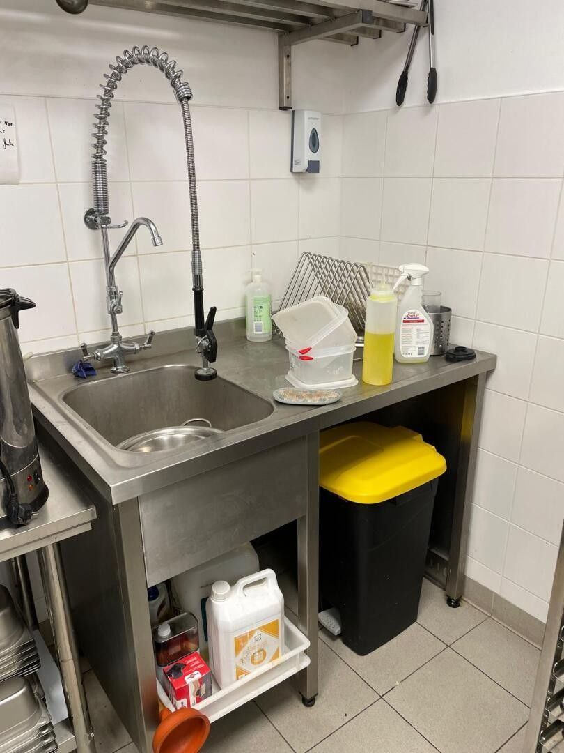 Plonge inox un bac inox avec dosseret
