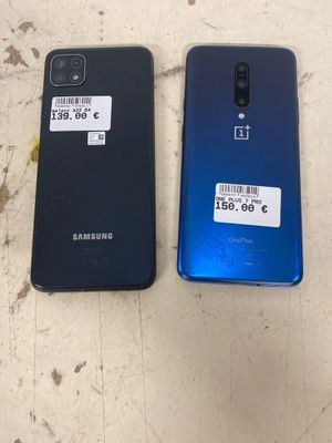 Deux Samsung Galaxy S9 et S9e sont présentés côte à côte