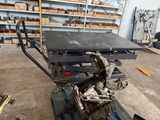une image d'un établi dans un garage