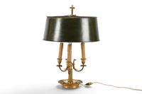 LAMPE BOUILLOTTE (grande) en laiton et bronze, éclairée par …