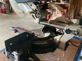 a machine that is sitting on a table in a garage