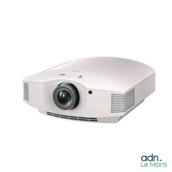 une image représentant un projecteur blanc surmonté d'une caméra