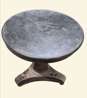 Table formant guéridon rond en acajou et placage d'acajou. (photo 2)