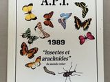 la couverture d'un livre sur laquelle figurent des papillons et des insectes