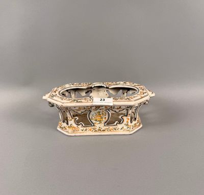 Rare porte huilier/vinaigrier en faïence à décor à l'indien …